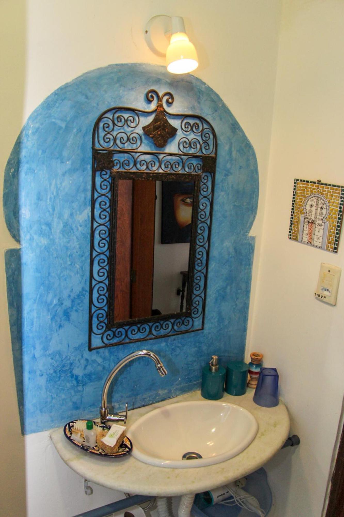 Esmeralda Bed & Breakfast 2*